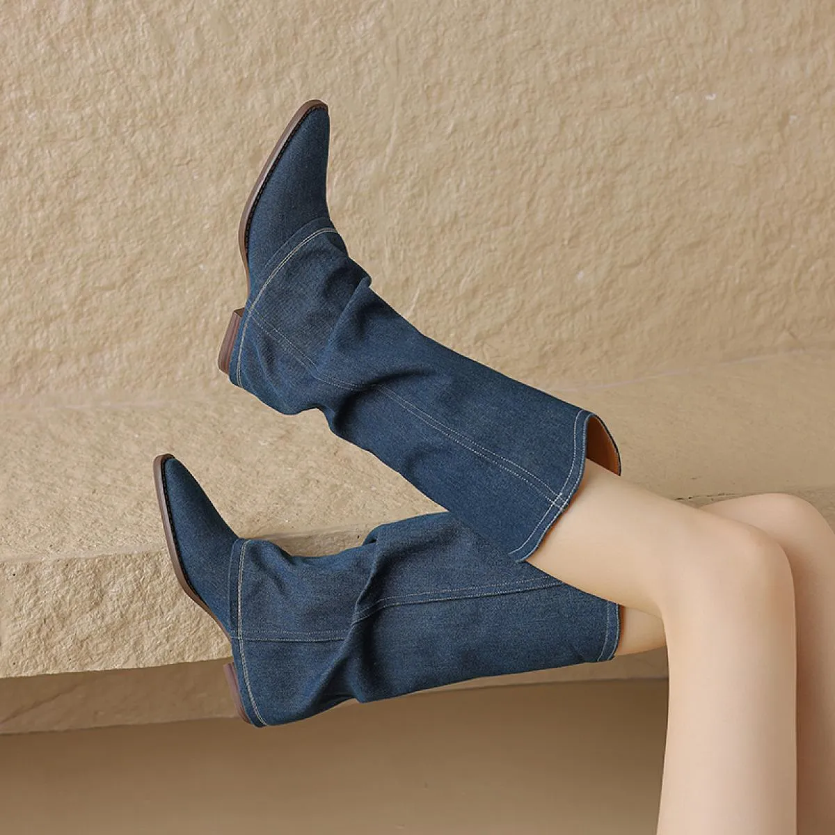 2024 Classic Donna Stivali a metà polpaccio Genuino Denim di pelle Spessa Tacchi bassi Scarpe casual Donna Autunno Inverno Tagli