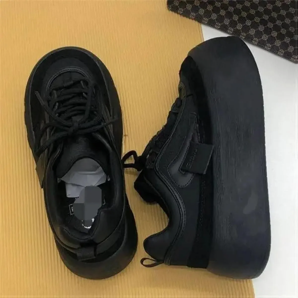 2024 Scarpe da ginnastica robuste invernali femminili Calde scarpe vulcanizzate casual da donna Stivali con plateau alti Moda La