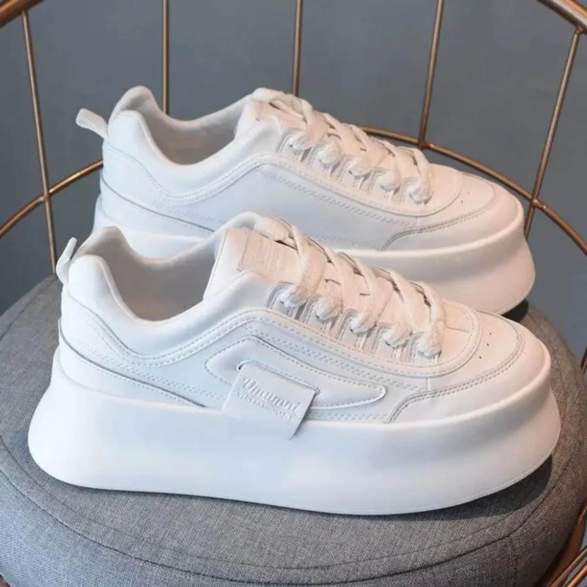 2024 Scarpe da ginnastica robuste invernali femminili Calde scarpe vulcanizzate casual da donna Stivali con plateau alti Moda La