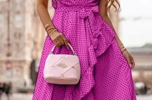 Abito midi a pois con dettagli arricciati, fucsia