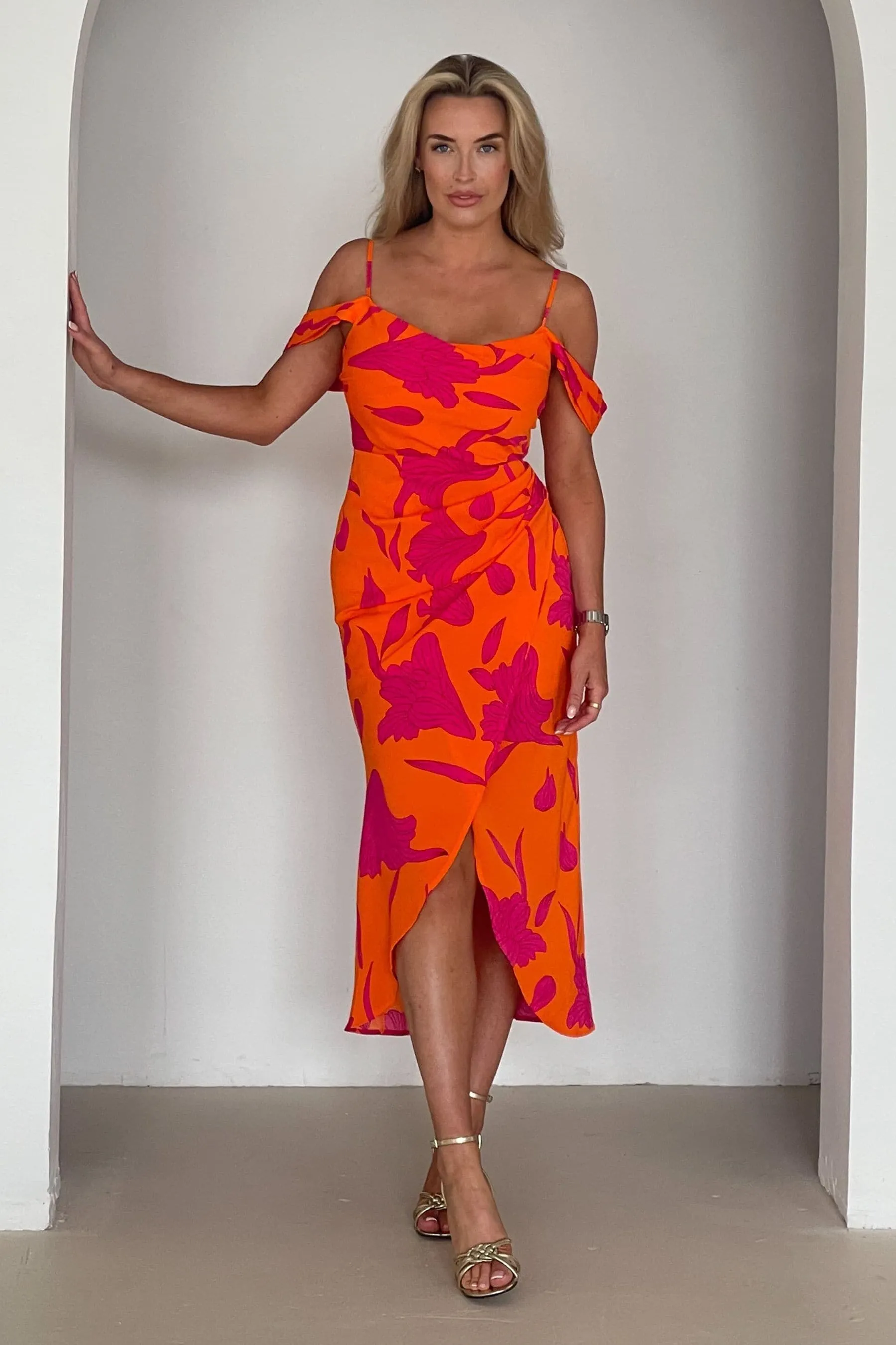 Girl In Mind - Camila - Abito midi a portafoglio con spalle scoperte