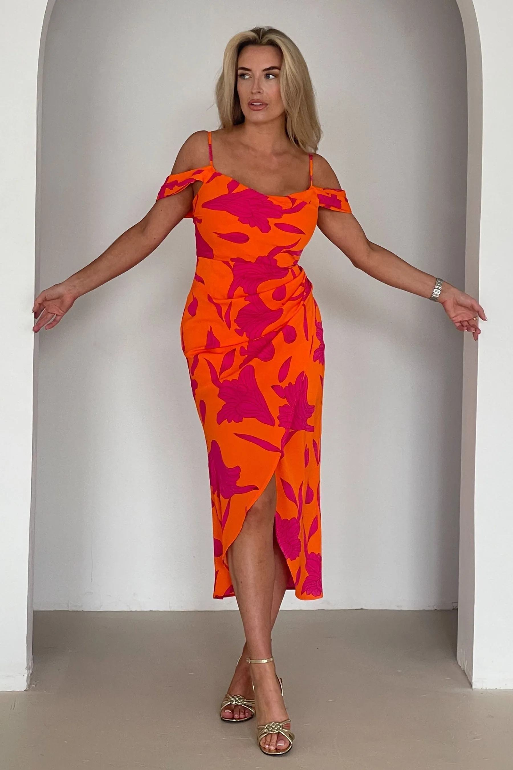 Girl In Mind - Camila - Abito midi a portafoglio con spalle scoperte