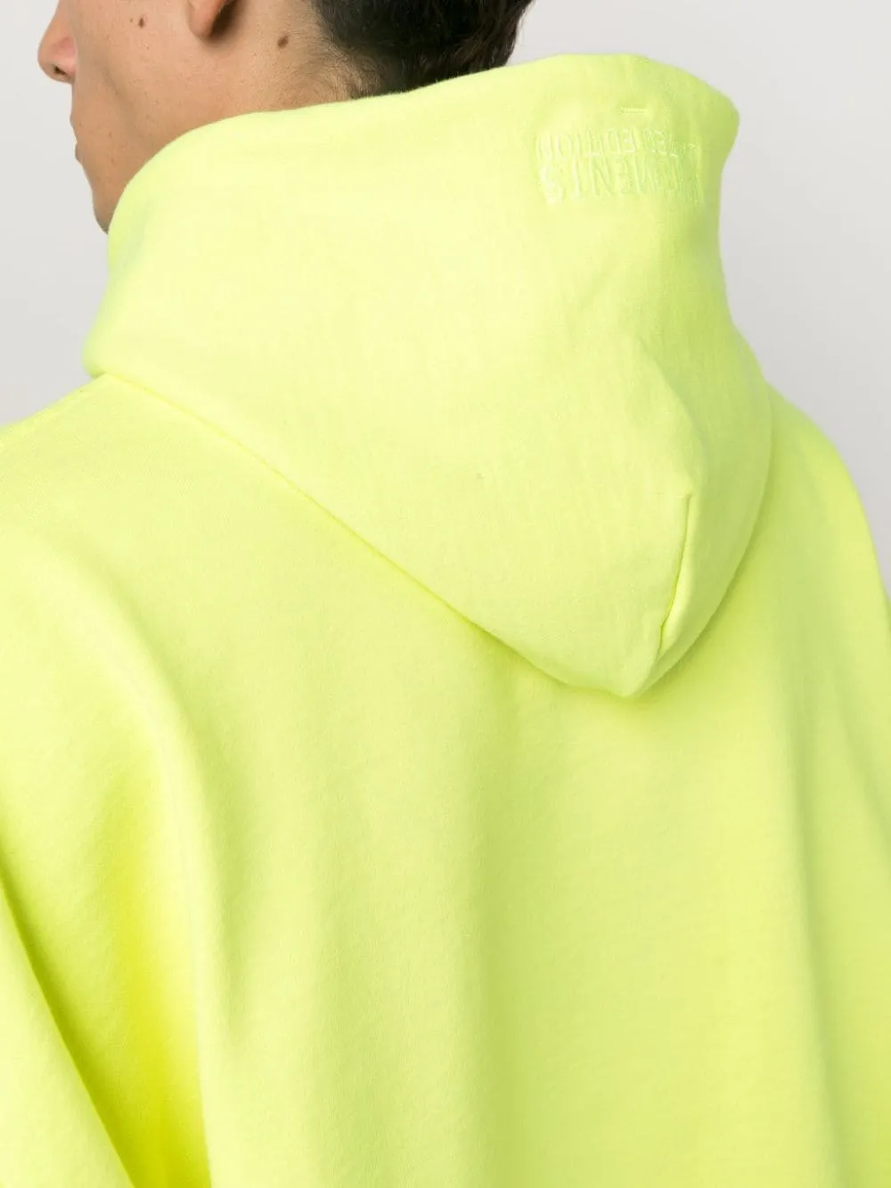 hoodie gialla con logo stampato