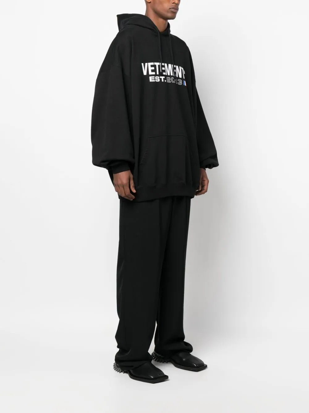 hoodie nera con logo stampato