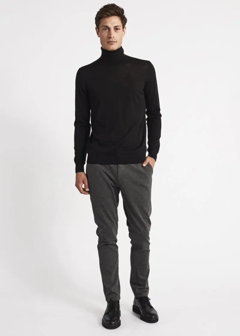 Maglia leggera dolcevita