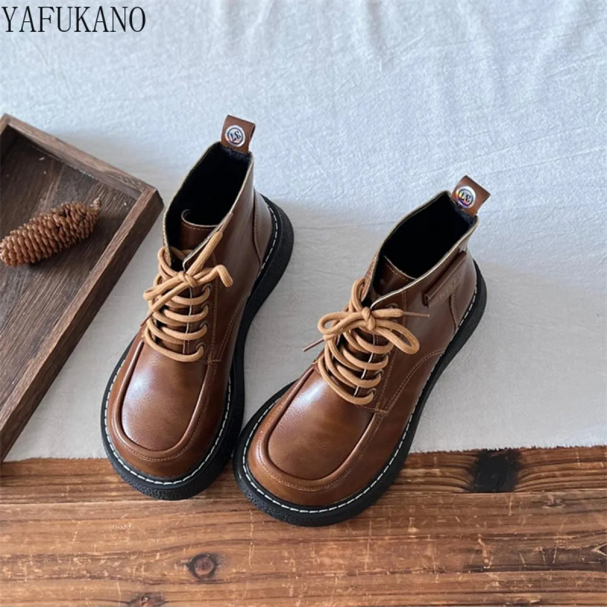 Mori Girl Letterario Retro Punta Rotonda Suola Spessa Scarpe con Testa Grande Stile Britannico Stringati Stivali da Donna Fatti