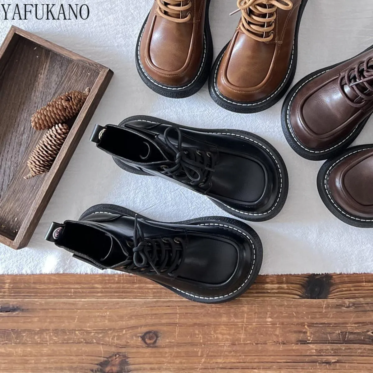 Mori Girl Letterario Retro Punta Rotonda Suola Spessa Scarpe con Testa Grande Stile Britannico Stringati Stivali da Donna Fatti