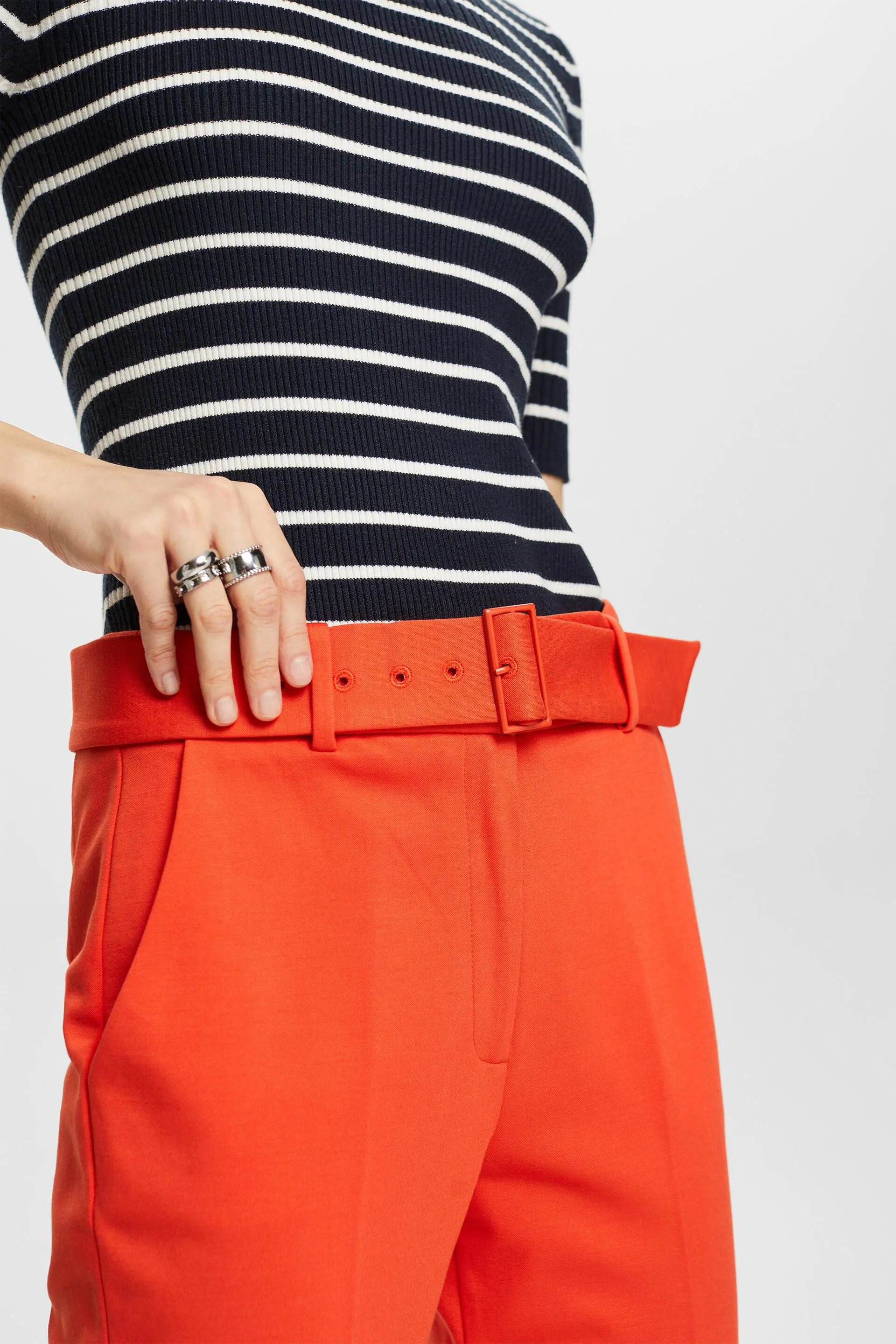 Pantaloni a vita alta con cintura