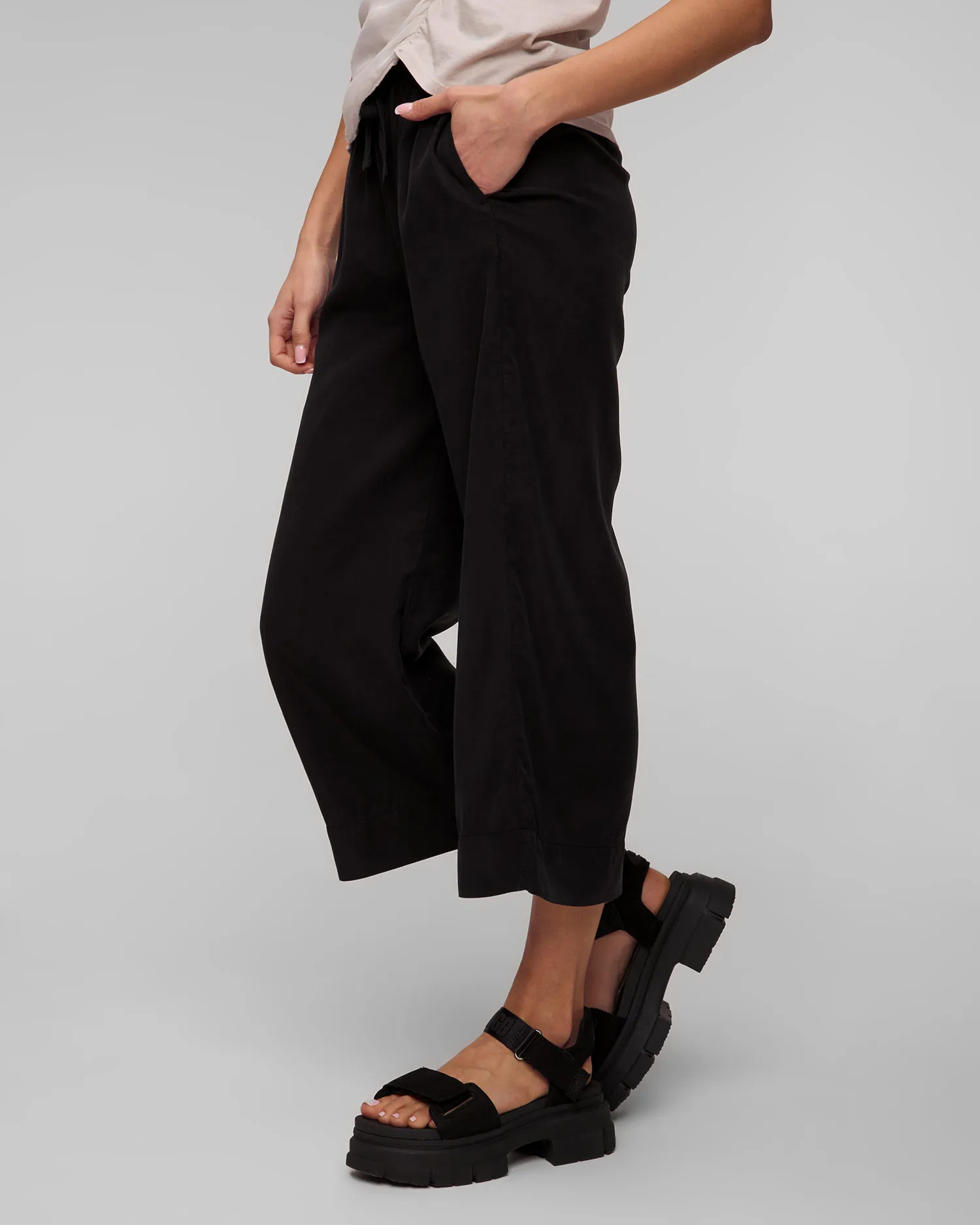Pantaloni culotte neri da donna Deha A00666-10009