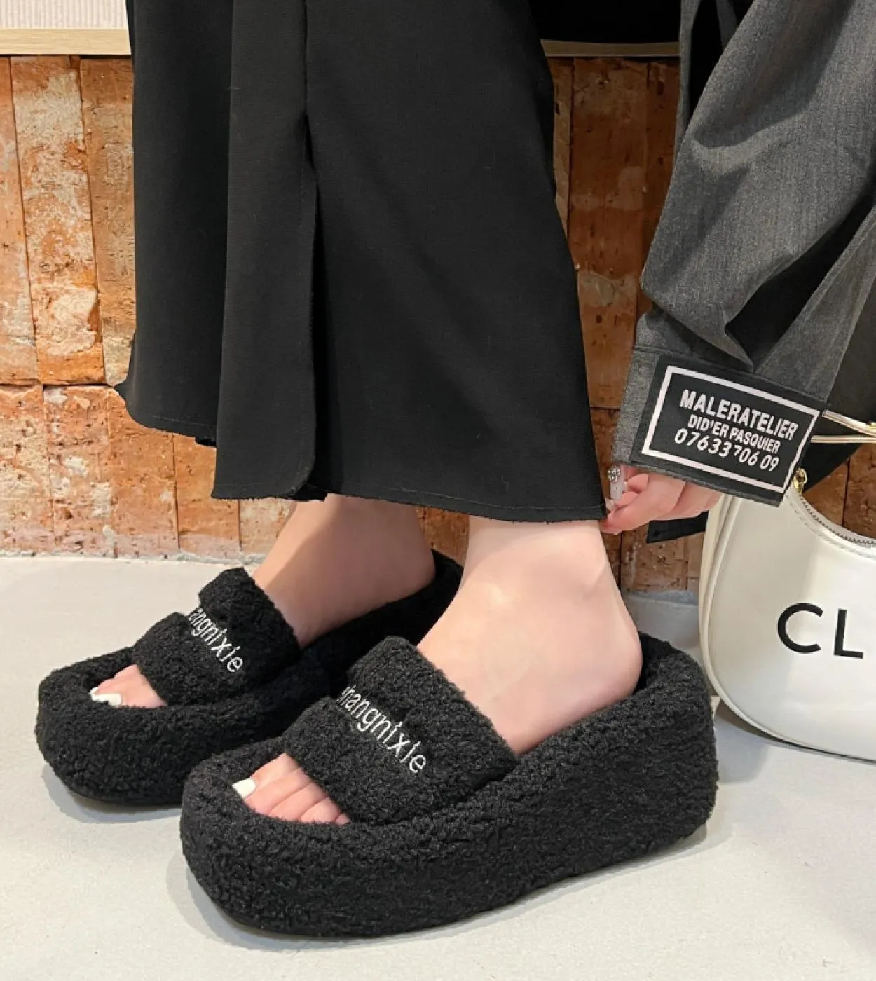 Pantofole da donna autunno inverno lettera pelle scamosciata pelliccia sintetica moda donna casa calore confortevole traspirante
