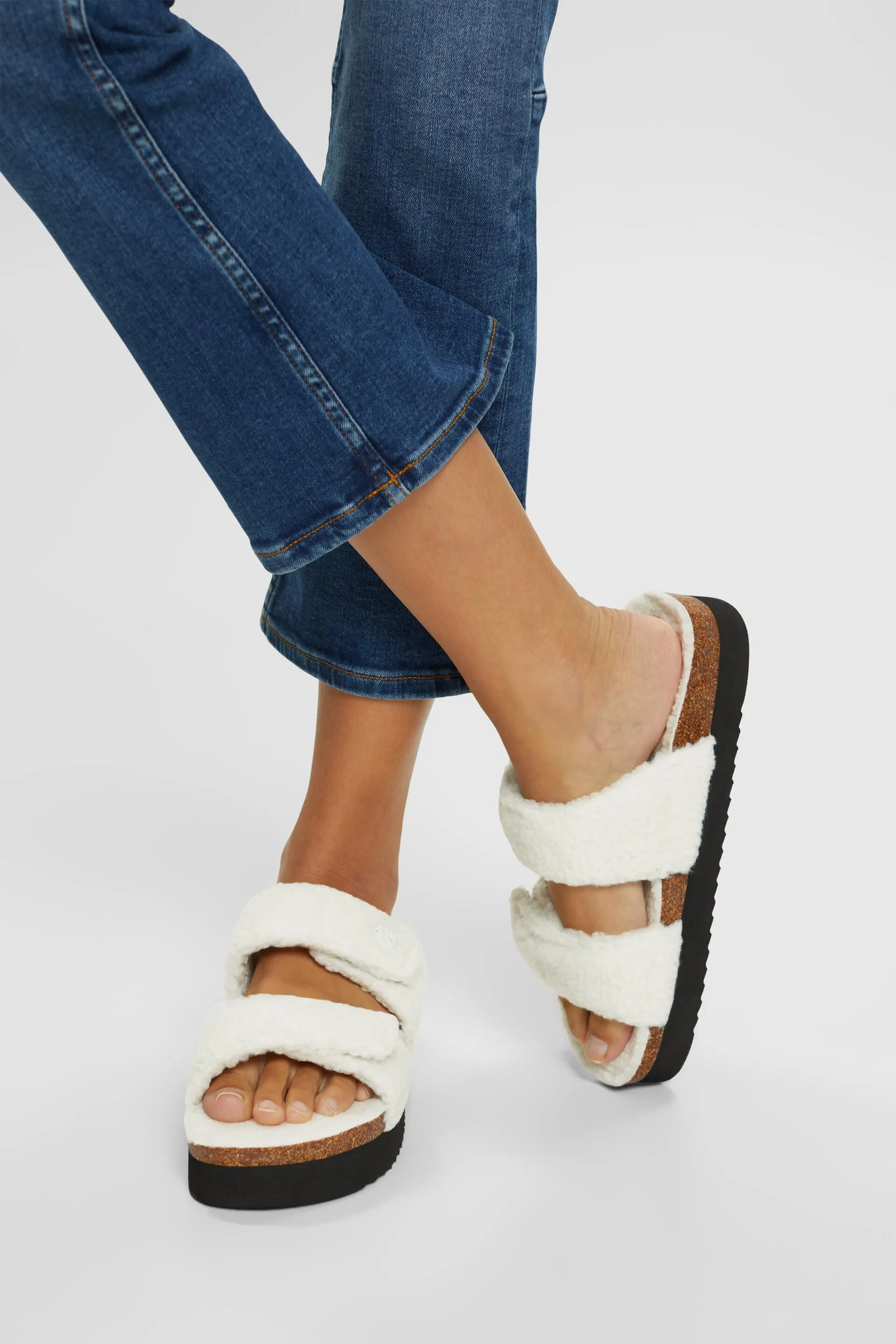 Slip-on in pelliccia sintetica con velcro