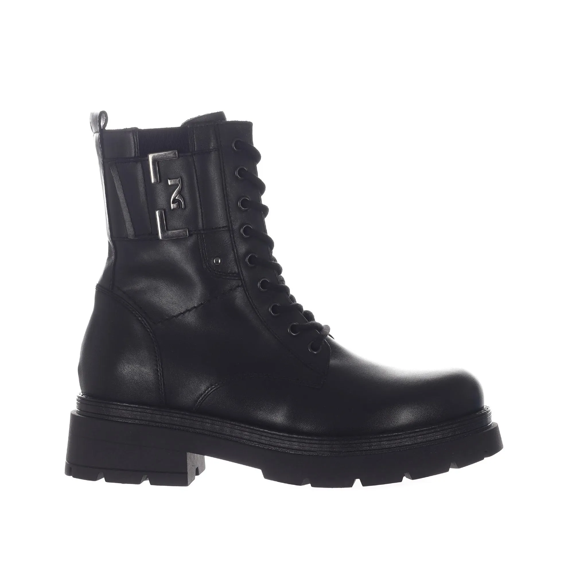 Stivaletto allacciato in pelle