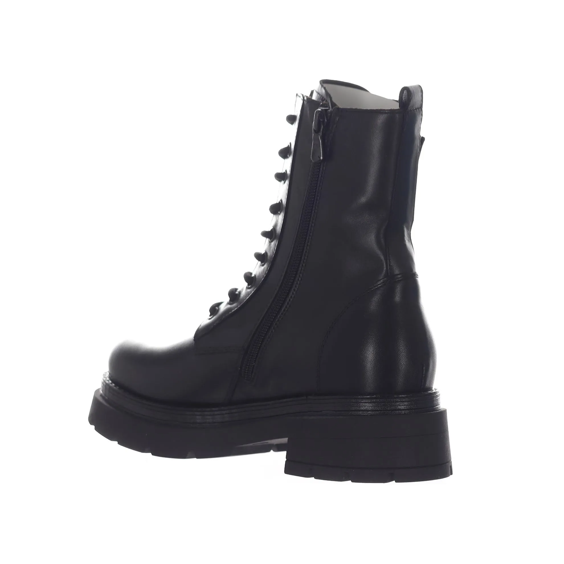Stivaletto allacciato in pelle