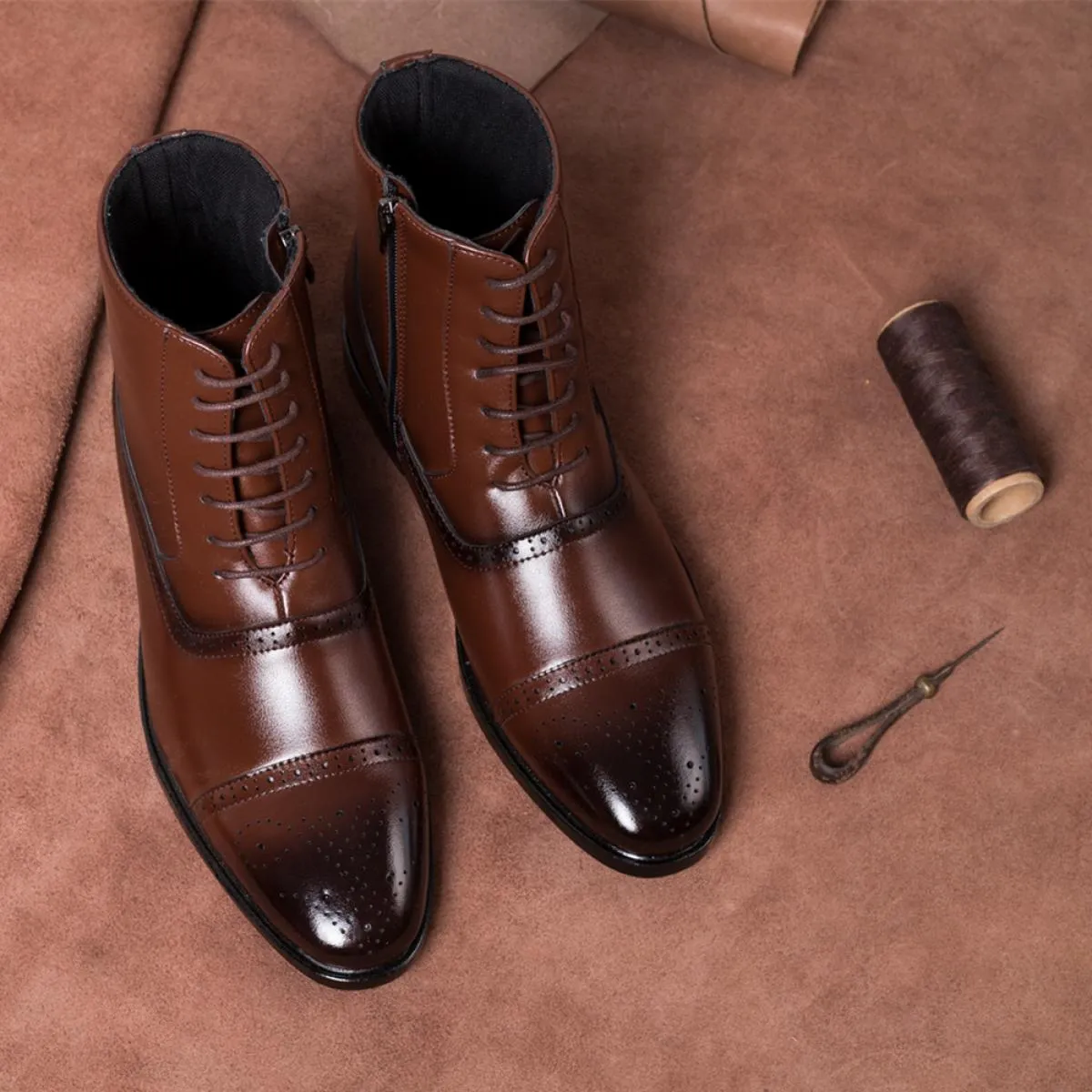 Stivali in pelle con cerniera laterale Scarpe alte stringate stile britannico primaverili da uomo Scarpe da trekking di grandi d