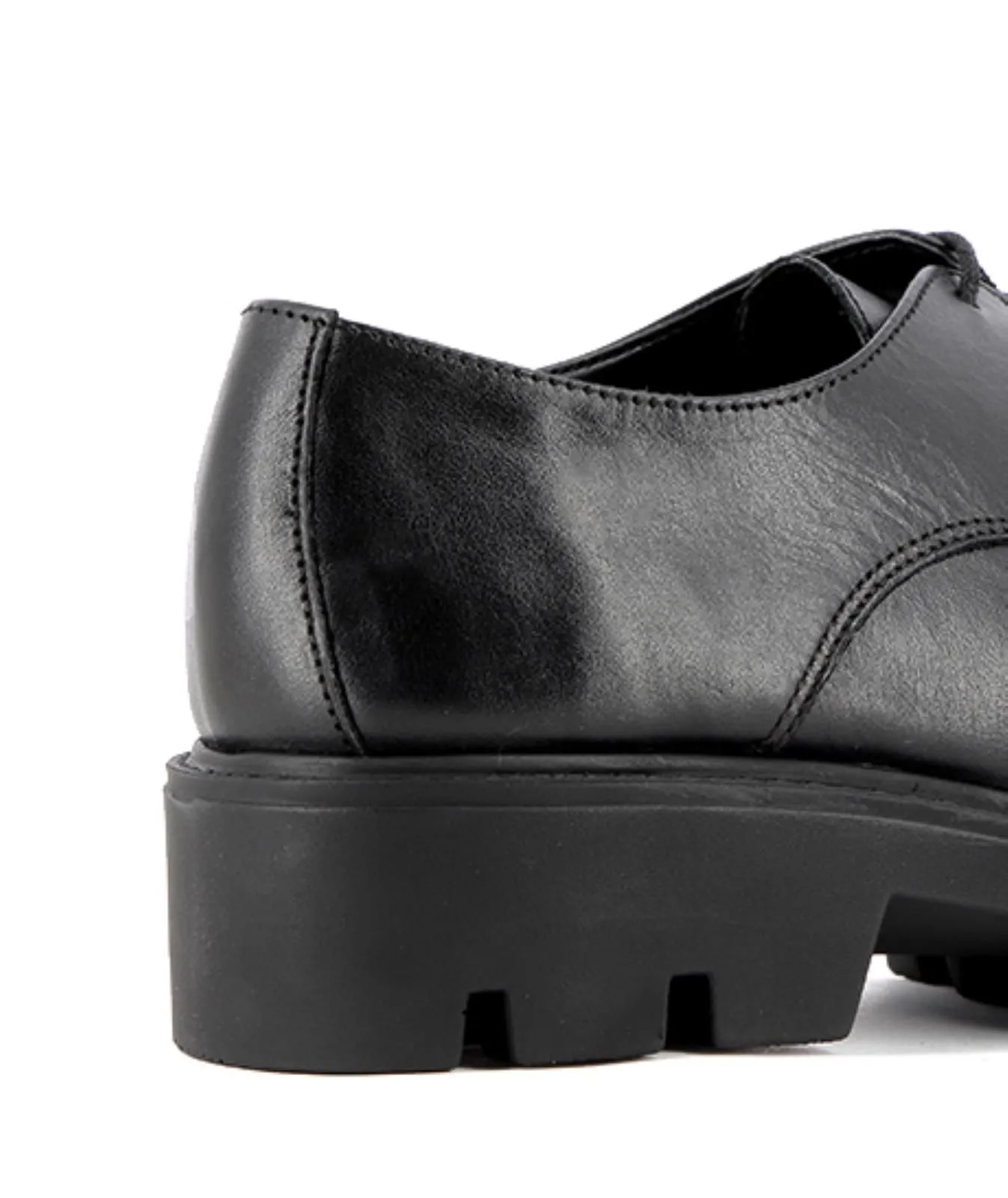 Stringate nere in pelle