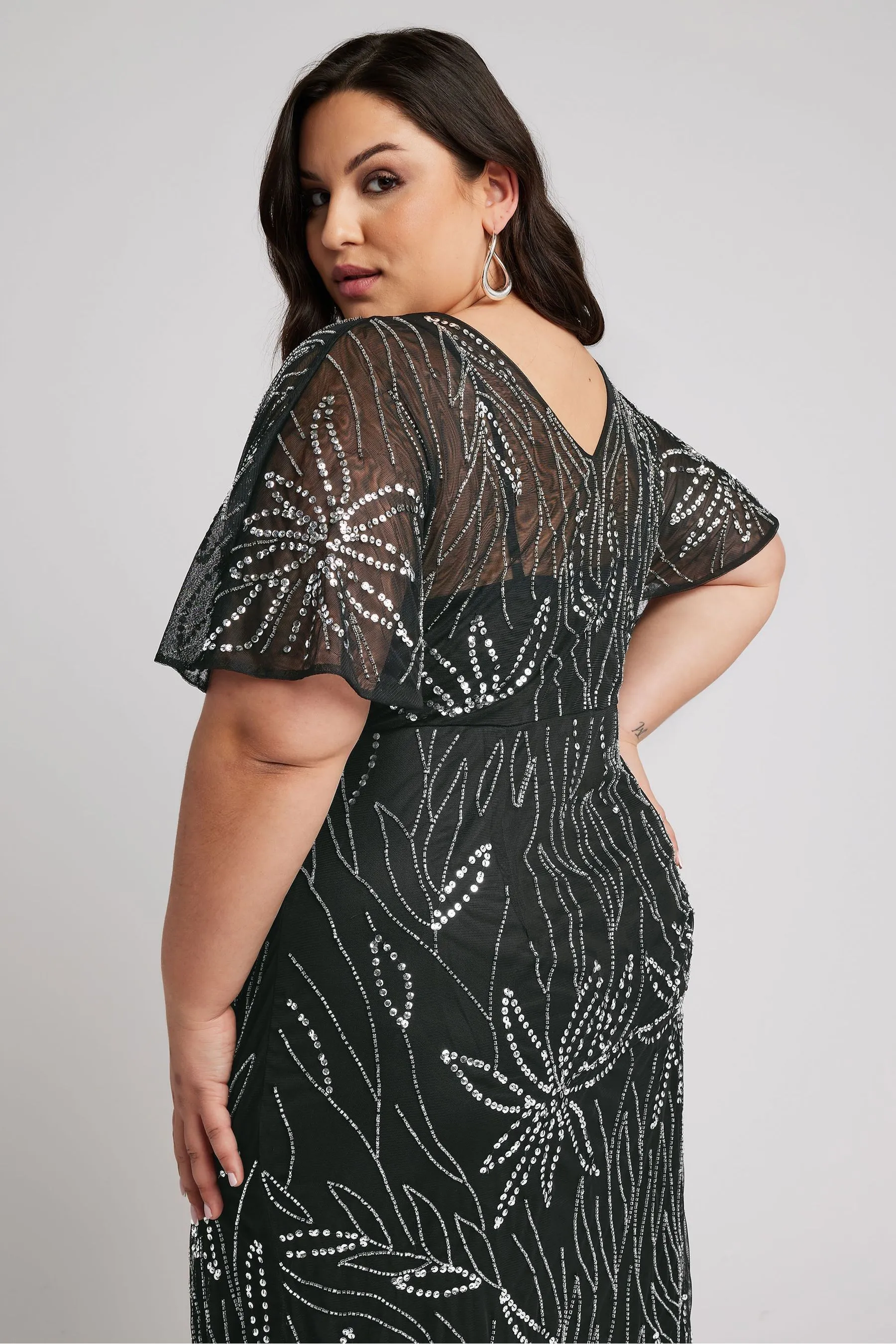 Yours Curve Luxe - Abito maxi a portafoglio decorato