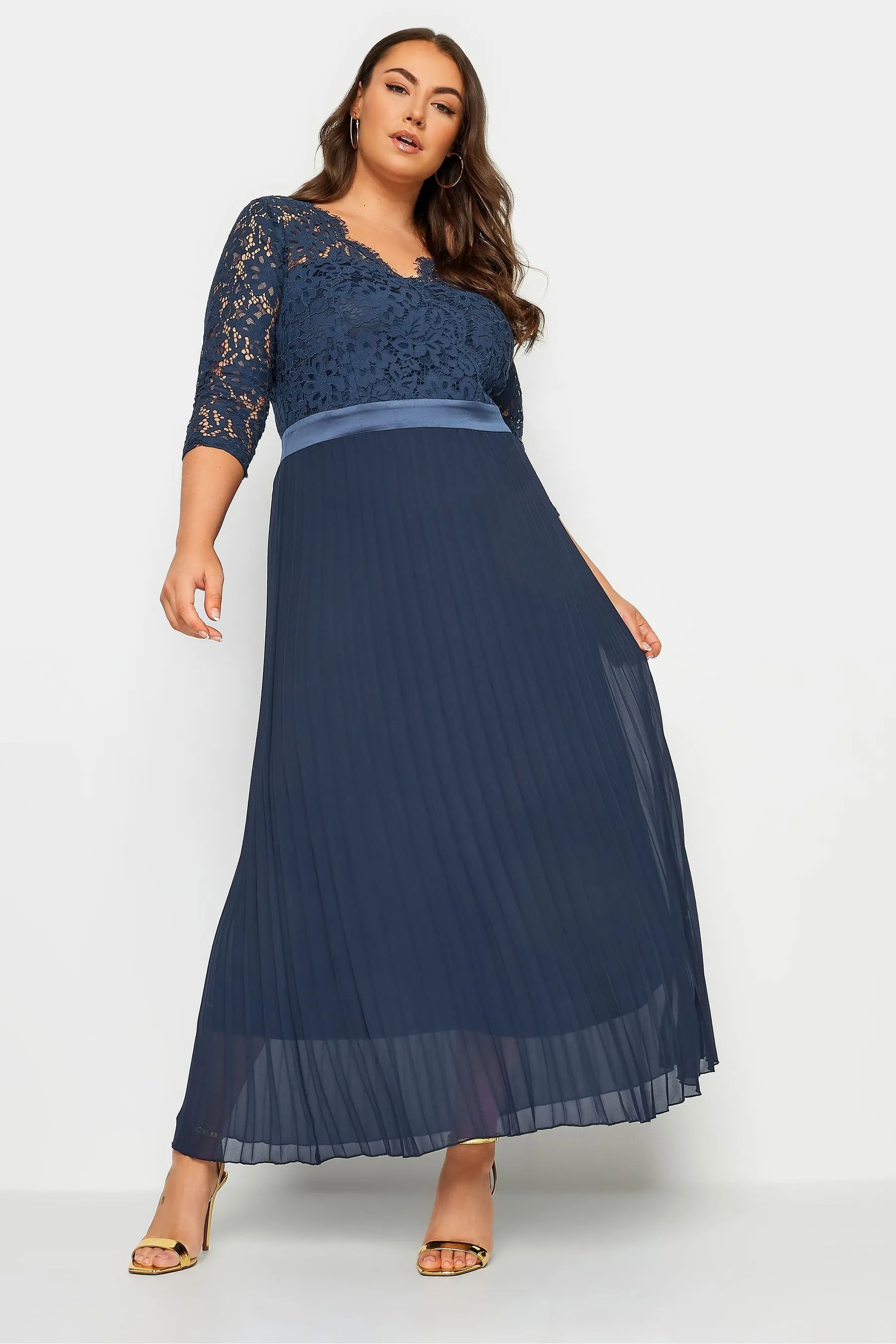 Yours Curve Pizzo - Abito maxi a A pieghe a portafoglio
